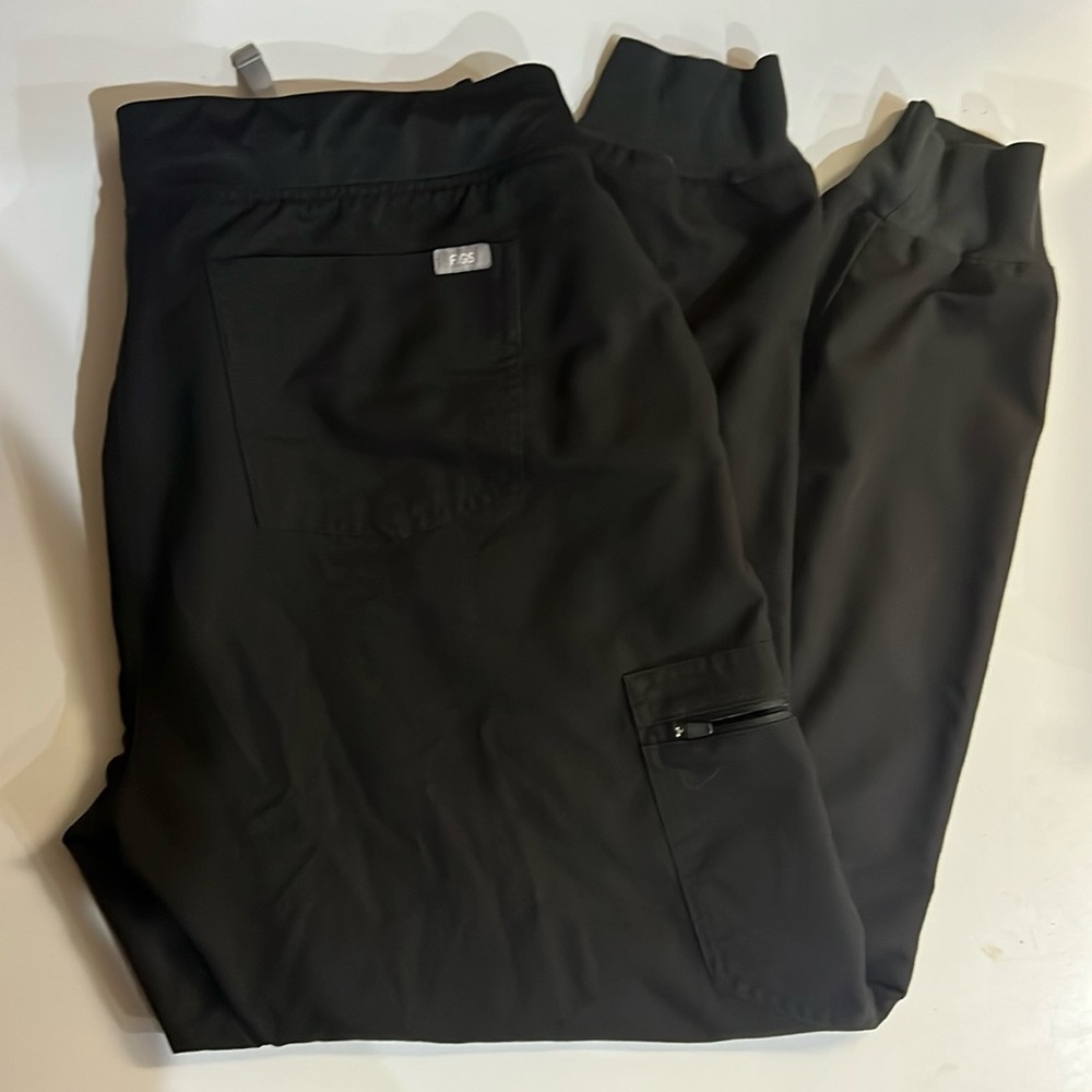 Figs scrubs